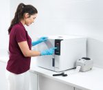 Miele Cube X Premium-Klein-Sterilisator – Einfache Touch-Bedienung (Anwendungsbeispiel)